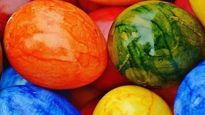 Как красиво покрасить яйца на Пасху: лучшие идеи и советы, чем покрасить  яйца в домашних условиях