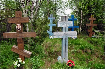 Файл:Кресты на Правобережном кладбище 2.jpg — Путеводитель Викигид  Wikivoyage