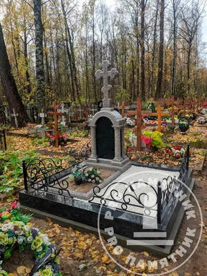 Резные деревянные и металлические кресты на кладбище – купить по низкой цене
