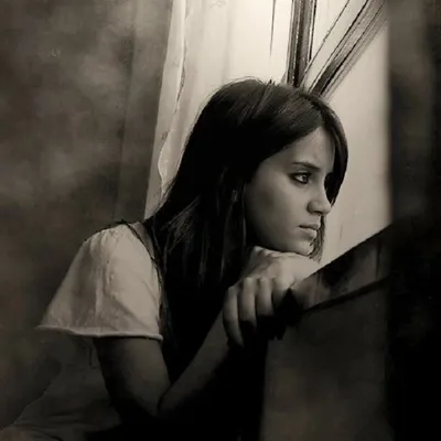 Картинки на аву в ВК девушка плачет - фото