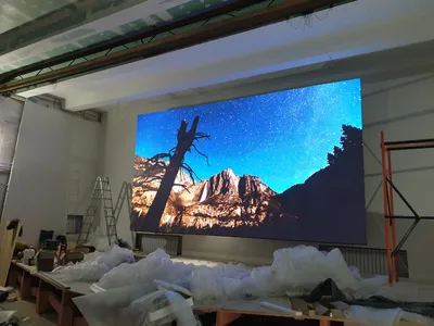 Большой экран для новгородского строительного колледжа