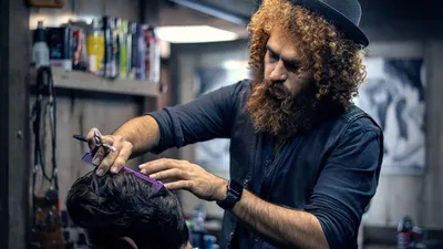 День парикмахера 2023: какого числа отмечают праздник в России