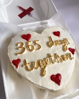 БЕНТО ТОРТИК КИЕВ on Instagram: “Большую часть бенто-тортиков заказывают  именно на годовщину отношений, это очень мило🥺😍 Я специально … |  Годовщина, Торт, Десерты