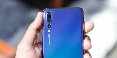 Huawei P50 Pro review: Elegant hardware and great cameras, but no Google or  5G | ZDNET