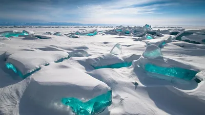 Замерзшее озеро Байкал - Природа - Обои на рабочий стол - Галерейка