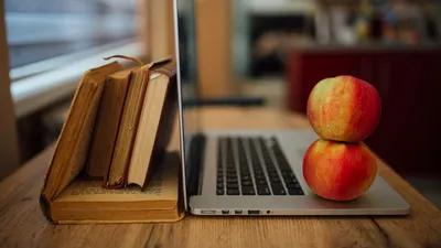 Обои яблоки, фрукты, ноутбук картинки на рабочий стол, фото скачать  бесплатно