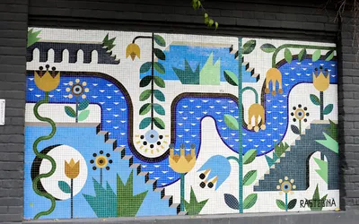 Ковёр» размером в стену дома, абстрация и мозаика: как художники  преобразили город | Visit Tyumen | Дзен