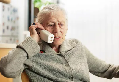 Время 10:22 (утра). Звонок на телефон. Вижу: Мама звонит с домашнего  телефона. Маме 74 г. и у неё деменция. Обращаться с мобильным она не… |  Instagram