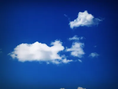 Бесплатные стоковые фото на тему атмосфера, белый, воздух, высокий, голубое  небо, голубой, день, дневной свет, на открытом воздухе, небеса, небо,  облака, облачный, облачный пейзаж, погода, природа, синие обои, синий фон,  цвета, яркий