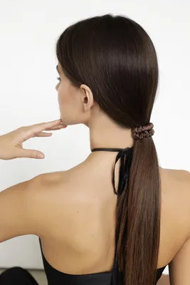 Клипы волос на волосах молодой женщины Стоковое Фото - изображение  насчитывающей стрижка, отрезок: 200903516