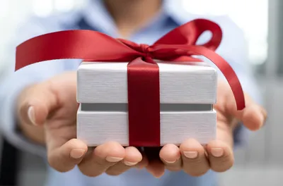 Советы от Подарков.ру | 100 новогодних подарков: идеи, что подарить на Новый  год 2024