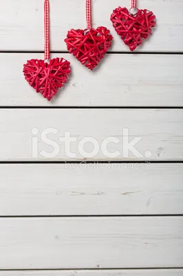 Два 3d Красные Сердечки На Белом Фоне С Сердечками — стоковые фотографии и  другие картинки Блестящий - Блестящий, Горизонтальный, Жар - температура -  iStock