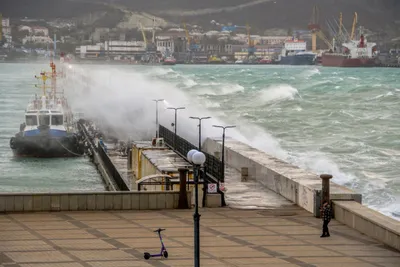 Кадры шторма на Черном море в Сочи. Кому-то даже нравится...