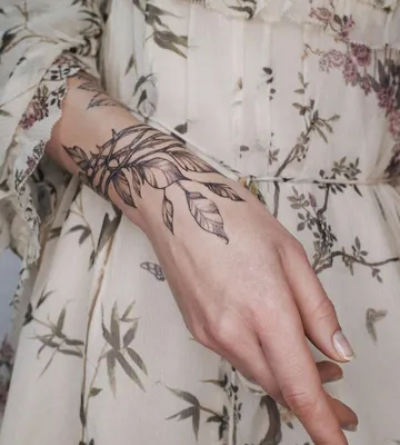 Эскизы татуировок на шее - 46 фото