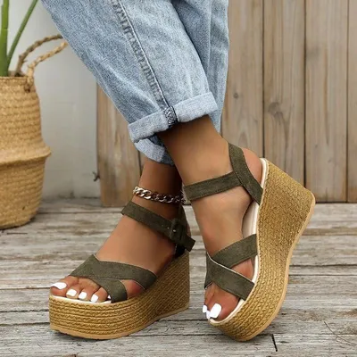 Стильные женские туфли из натуральной кожи на танкетке 4 см купить в  интернет магазине Kwinto