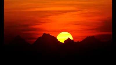 Canon Россия on X: \"«Перед грозой самые красивые закаты. Солнце садилось, и  свет менялся каждую секунду. Краски заката горели не более, чем полминуты».  Автор снимка – Павел Матвеев. Canon EOS 5D Mark