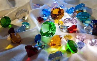 Картинки по запросу обои на рабочий стол стразы кристаллы | Glass gems,  Feng shui crystals, Gemstones