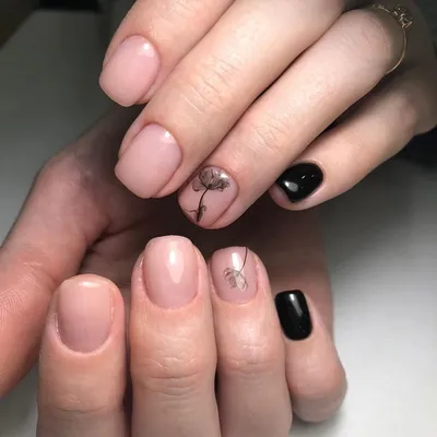 Маникюр на короткие ногти в студии маникюра Tiffany Nails