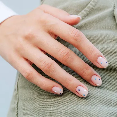 Маникюр на короткие ногти: 16 классных идей | theGirl