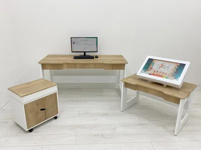 человек работающий на ноутбуке за столом плоский вектор идеально подходит  для офиса и найма вектор PNG , люди, ноутбук, рабочий стол PNG картинки и  пнг рисунок для бесплатной загрузки
