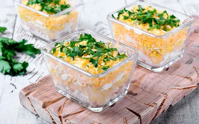 Салат крабовый классический с кукурузой и рисом рецепт фото пошагово и  видео - 1000.menu