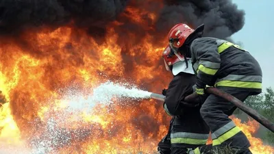 Орловский спасатель удостоен медали «За отвагу на пожаре» за спасение троих  человек