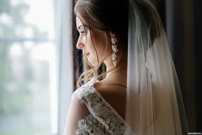 Девушка, #Окно, #Свадьба, #аватары, #картинки, #фото, #авы,  https://avatarko.ru/kartinka/33589 | Кружевное свадебное платье, Свадебные  платья, Платья