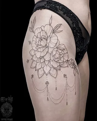Татуировка женская графика на бедре цветы и змея - мастер Мария Котова 4679  | Art of Pain