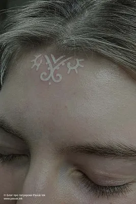 Джастин Бибер, Аманда Байнс, Элджей, Моргенштерн и другие звезды с  татуировками на лице
