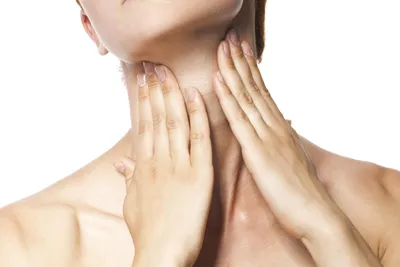 Болят лимфоузлы на шее: причины, диагностика и различия между левой и  правой стороной