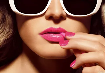 Женские губы розового цвета на картинке — Картинки на аву