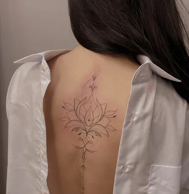 Женские татуировки на спине на позвоночнике: красота и символика -  fotovam.ru