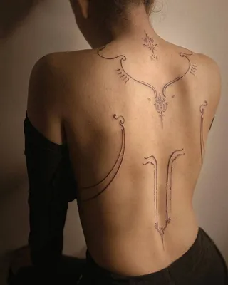 Татуировка цветов на женской спине и пояснице (стиль: акварель) 461 | Art  of Pain