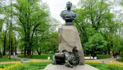 Александровский сад Петербурга