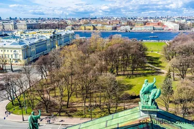 Александровский сад в Санкт-Петербурге