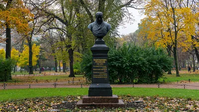 Александровский сад в Санкт-Петербурге