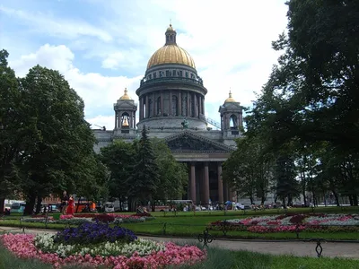 Вид с Университетской Набережной на Исаакиевский Собор и Александровский Сад.  . #санктпетербург #sunset #mskpit… | Instagram