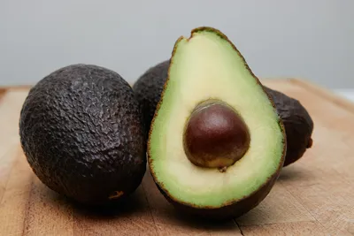 Что такое авокадо: это фрукт или овощ | Вокруг Света