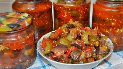 Салат из баклажанов с огурцами и помидорами на зиму - бесподобно вкусно |  Вкусное хобби | Дзен
