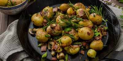 Как приготовить мелкий картофель целиком на сковороде | ГотовлюЯ