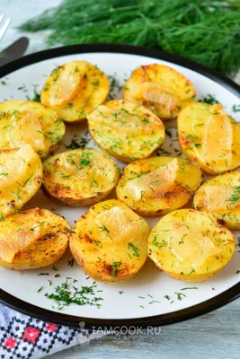 Молодая картошка с салом в духовке — рецепт с фото | Рецепт | Картофельные  блюда, Кулинария, Идеи для блюд