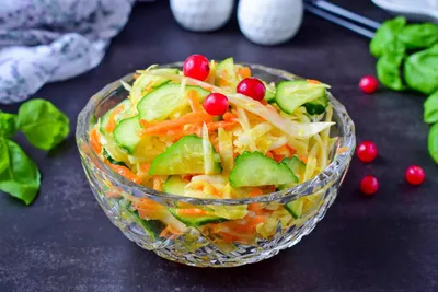 Салат из свежей капусты моркови и огурцов рецепт фото пошагово и видео -  1000.menu