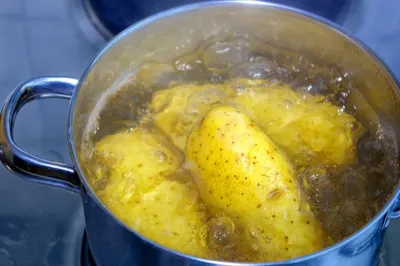 Молодая картошка тушеная с говядиной