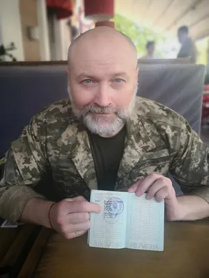 Экс-нардеп Береза устроил скандал из-за вручения ему повестки в армию  (видео) | Сегодня
