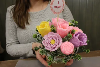 Как выбрать цветы на 8 марта читайте на сайте Premium-flowers