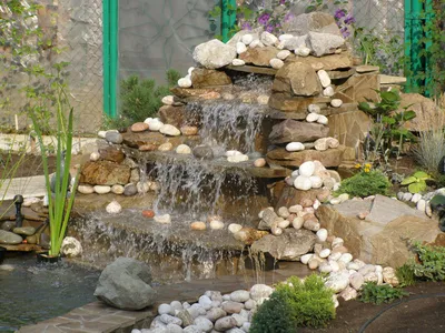 Декоративные фонтаны и водопады - 100 фото готовых проектов для частного  дома | Backyard water fountains, Fountains backyard, Water fountains outdoor