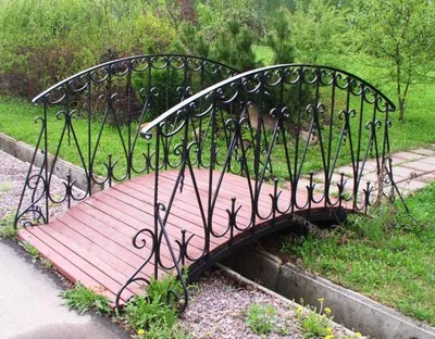Купить кованый декоративный мостик в интернет магазине Garden Zoo
