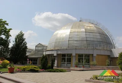 Донецкий ботанический сад к закрытию летнего сезона организует шоу с  показом мод и концертом - Общество - ДАН