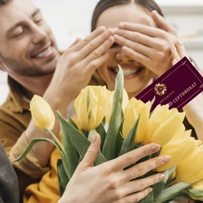 Подарочный набор на 8 марта: цветы и конфеты купить с доставкой по Томску:  цена, фото, отзывы.