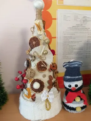 Рождественская Елка Фруктов Светло Сером Фоне Концепция Новогодних Каникул  Вид стоковое фото ©bit245 497496036